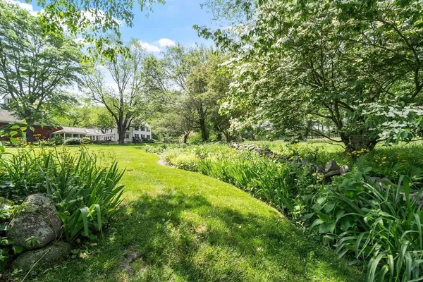 $1,995,000 | 322 West Street, Carlisle, MA 01741