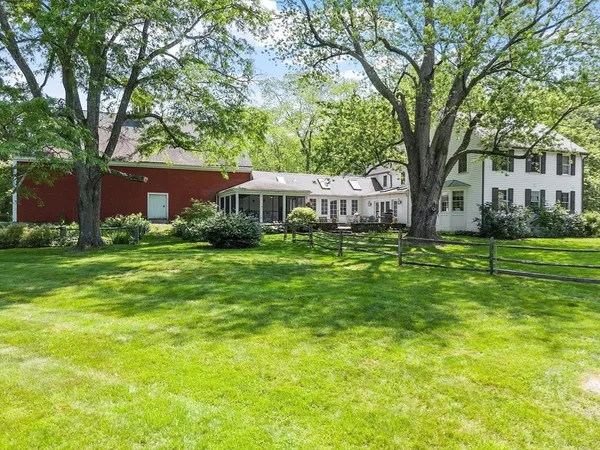 $1,995,000 | 322 West Street, Carlisle, MA 01741