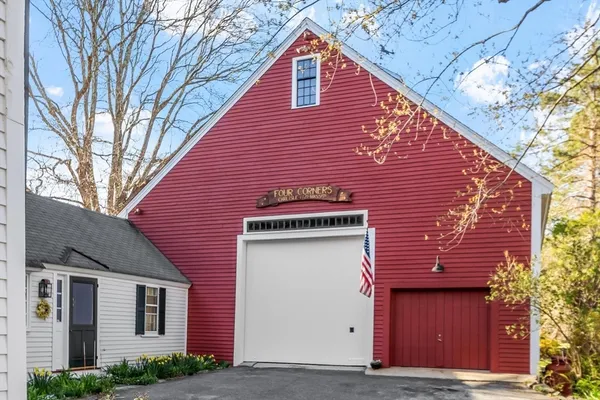 $1,995,000 | 322 West Street, Carlisle, MA 01741