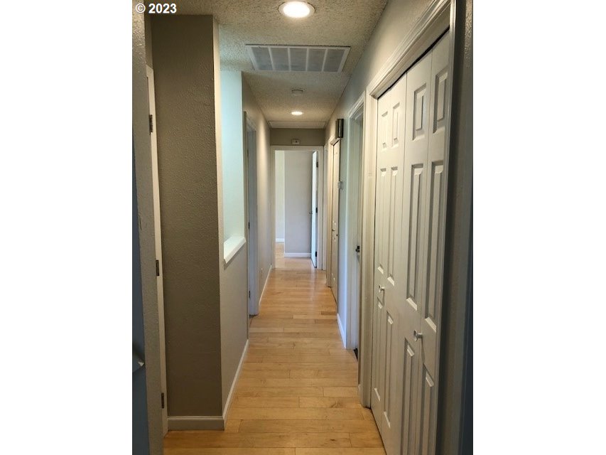 3770 Spruce Street North Bend, OR 97459 - Photo 15 of 42 Hallway