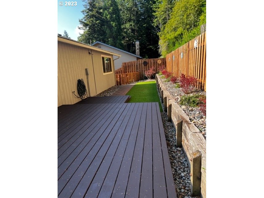 3770 Spruce Street North Bend, OR 97459 - Photo 4 of 42 Deck