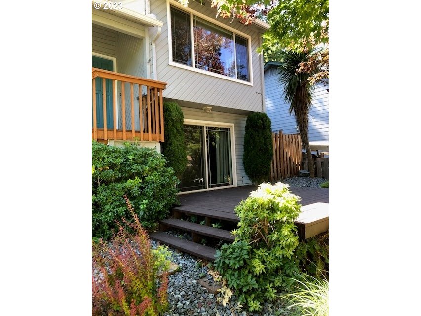3770 Spruce Street North Bend, OR 97459 - Photo 42 of 42 Yard