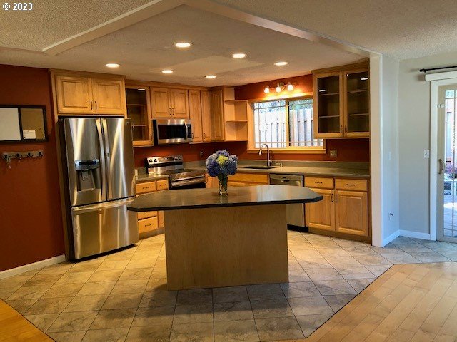 3770 Spruce Street North Bend, OR 97459 - Photo 10 of 42 Kitchen