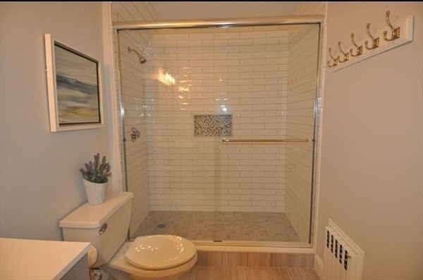 24 Clinton Street Everett, MA 02149 - Photo 13 of 32