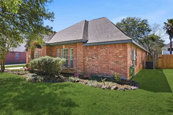 $379,900 | 30111 Granum Drive, Spring, TX 77386