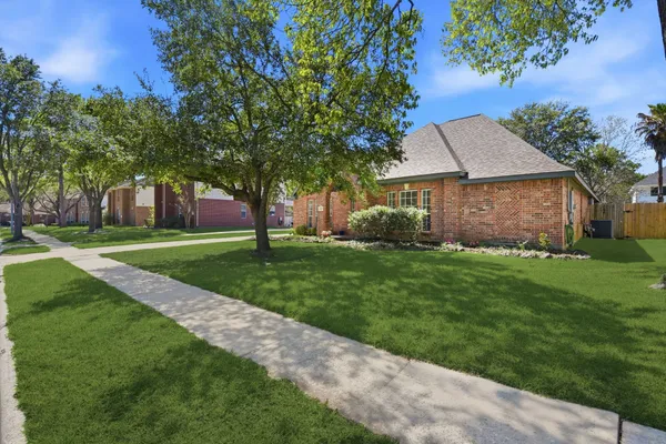 $379,900 | 30111 Granum Drive, Spring, TX 77386