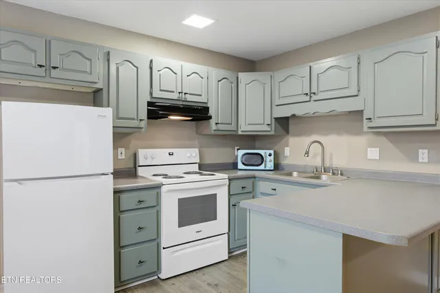 $860,000 | 1132 Brentwood Point, Kingston, TN 37763