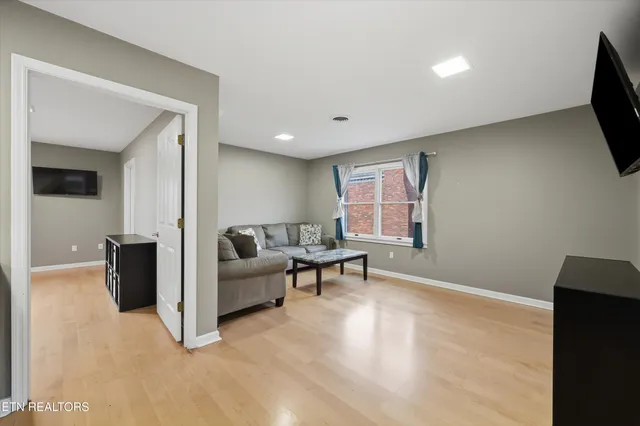 $860,000 | 1132 Brentwood Point, Kingston, TN 37763