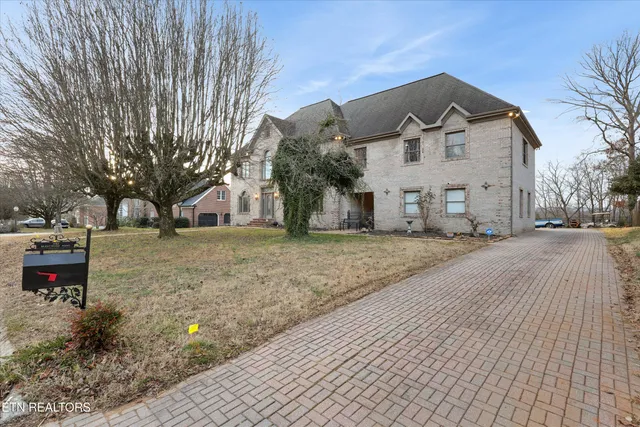 $860,000 | 1132 Brentwood Point, Kingston, TN 37763
