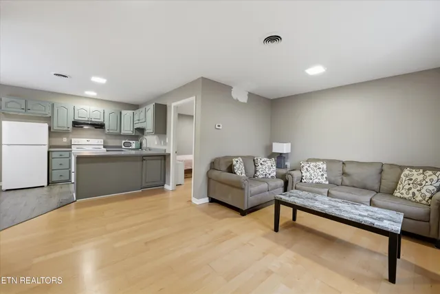 $860,000 | 1132 Brentwood Point, Kingston, TN 37763