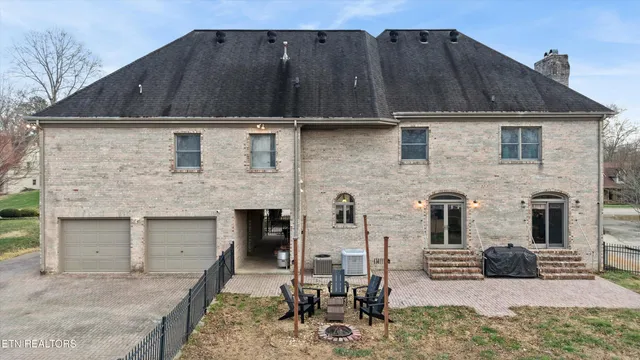 $860,000 | 1132 Brentwood Point, Kingston, TN 37763