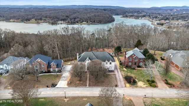 $860,000 | 1132 Brentwood Point, Kingston, TN 37763