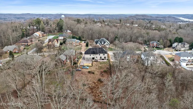 $860,000 | 1132 Brentwood Point, Kingston, TN 37763