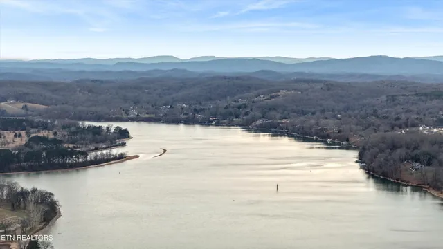 $860,000 | 1132 Brentwood Point, Kingston, TN 37763