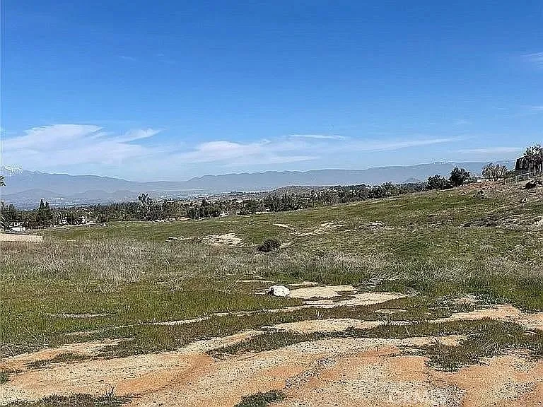 17900 Nandina Riverside, CA 92504 - Photo 1 of 6 a view of an ocean and sunset