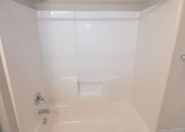 $795 | 112 Lone Oak, Unit D303, Floresville, TX 78114