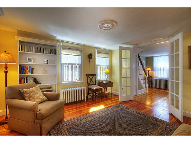 28 Extension Street Newport, RI 02840 - Photo 12 of 24 Den/Family/Great Room.