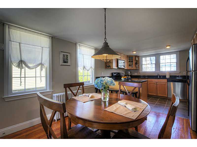 28 Extension Street Newport, RI 02840 - Photo 4 of 24 Dining Area.
