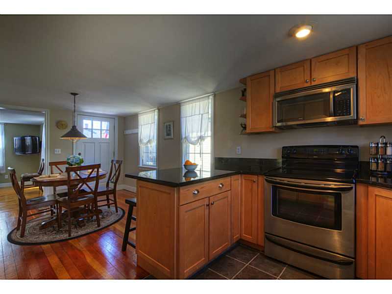 28 Extension Street Newport, RI 02840 - Photo 5 of 24 Kitchen.