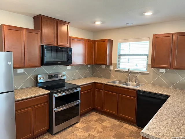 $1,950 | 4519 Stetson, San Antonio, TX 78223