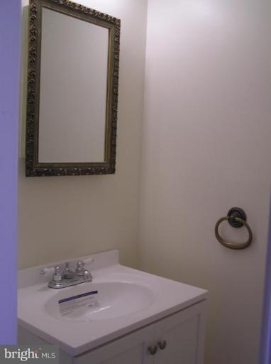 14555 Golden Oak Road Centreville, VA 20121 - Photo 6 of 15 Half Bath on Main Level
