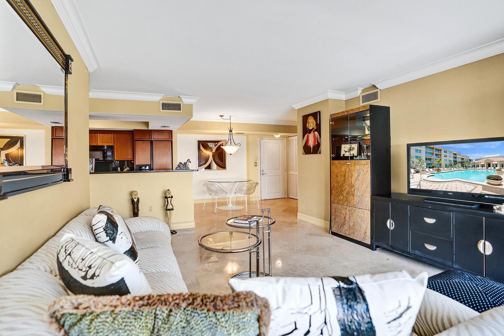 99 Southeast Mizner Boulevard, Unit 802 Boca Raton, FL 33432 - Photo 25 of 54 Living Room