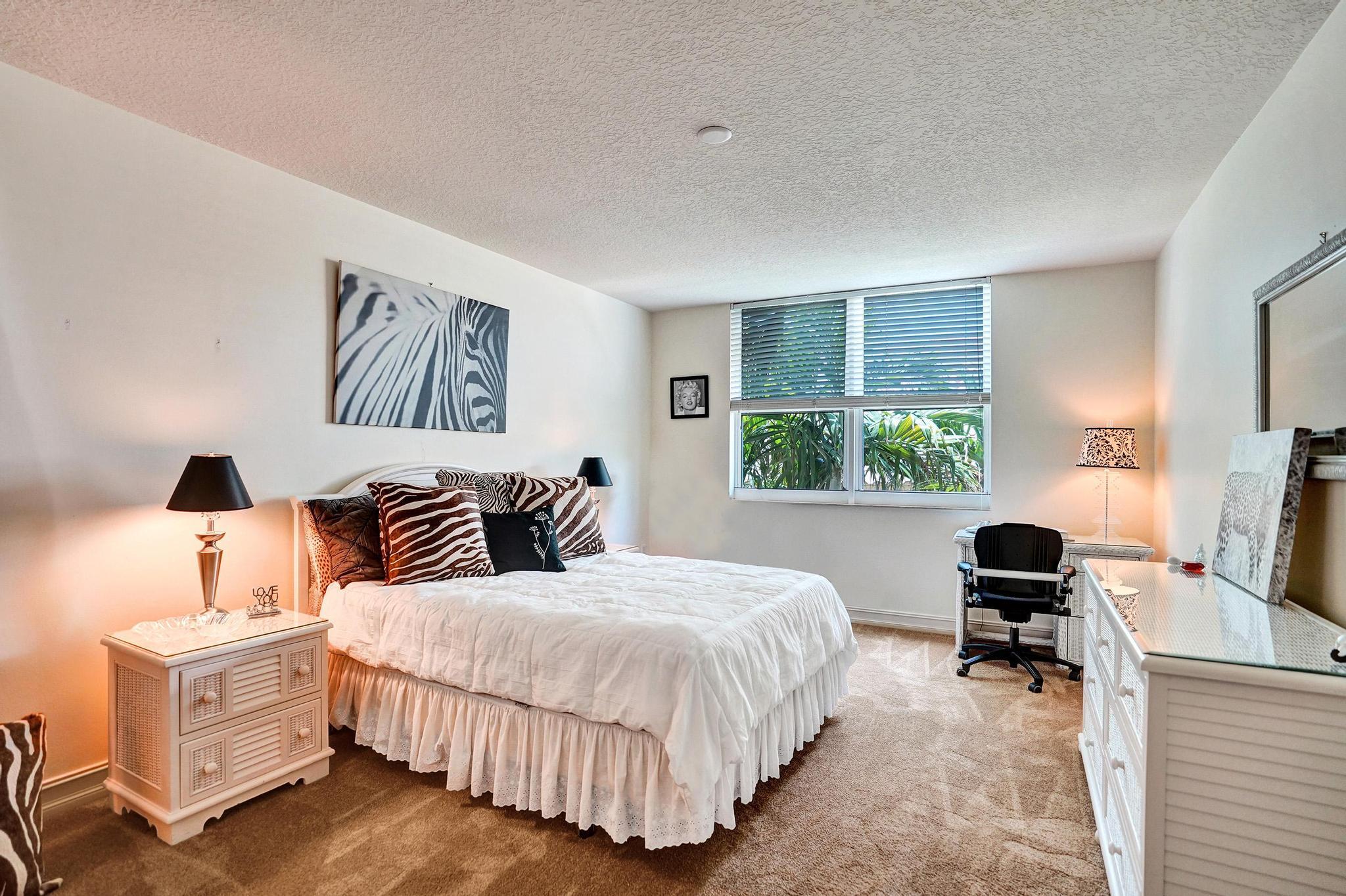 99 Southeast Mizner Boulevard, Unit 802 Boca Raton, FL 33432 - Photo 34 of 54 2nd Bedroom