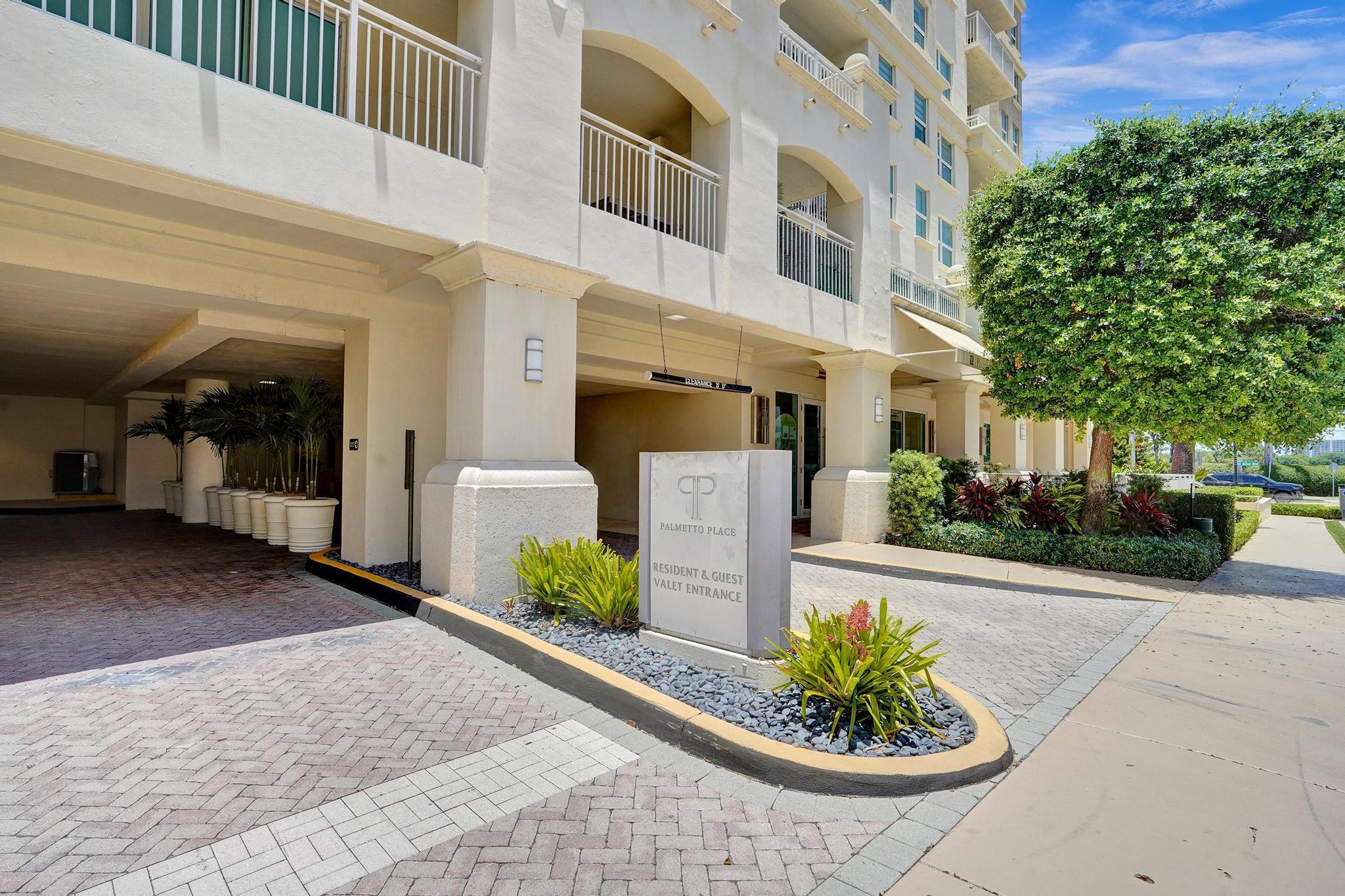 99 Southeast Mizner Boulevard, Unit 802 Boca Raton, FL 33432 - Photo 45 of 54 Valet Parking