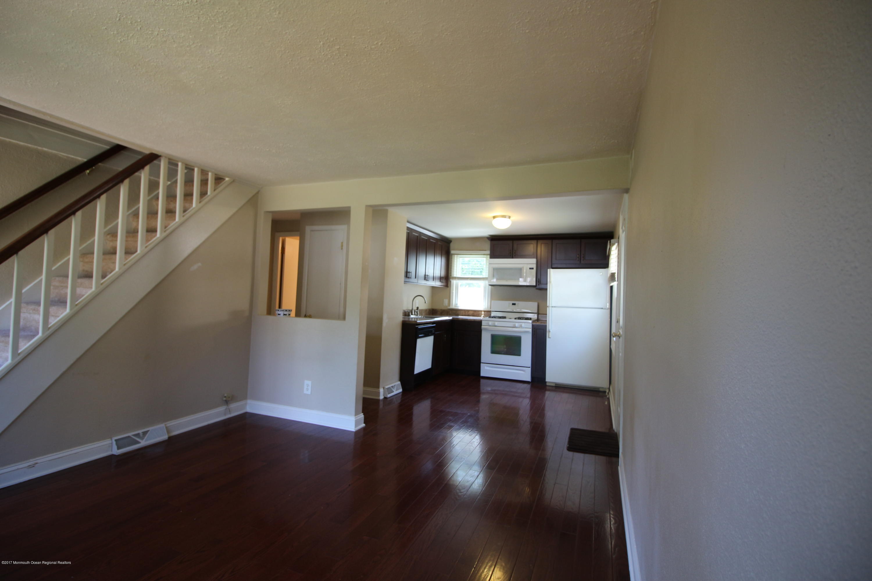 522 Middle Lane Howell, NJ 07731 - Photo 4 of 25 IMG_1939