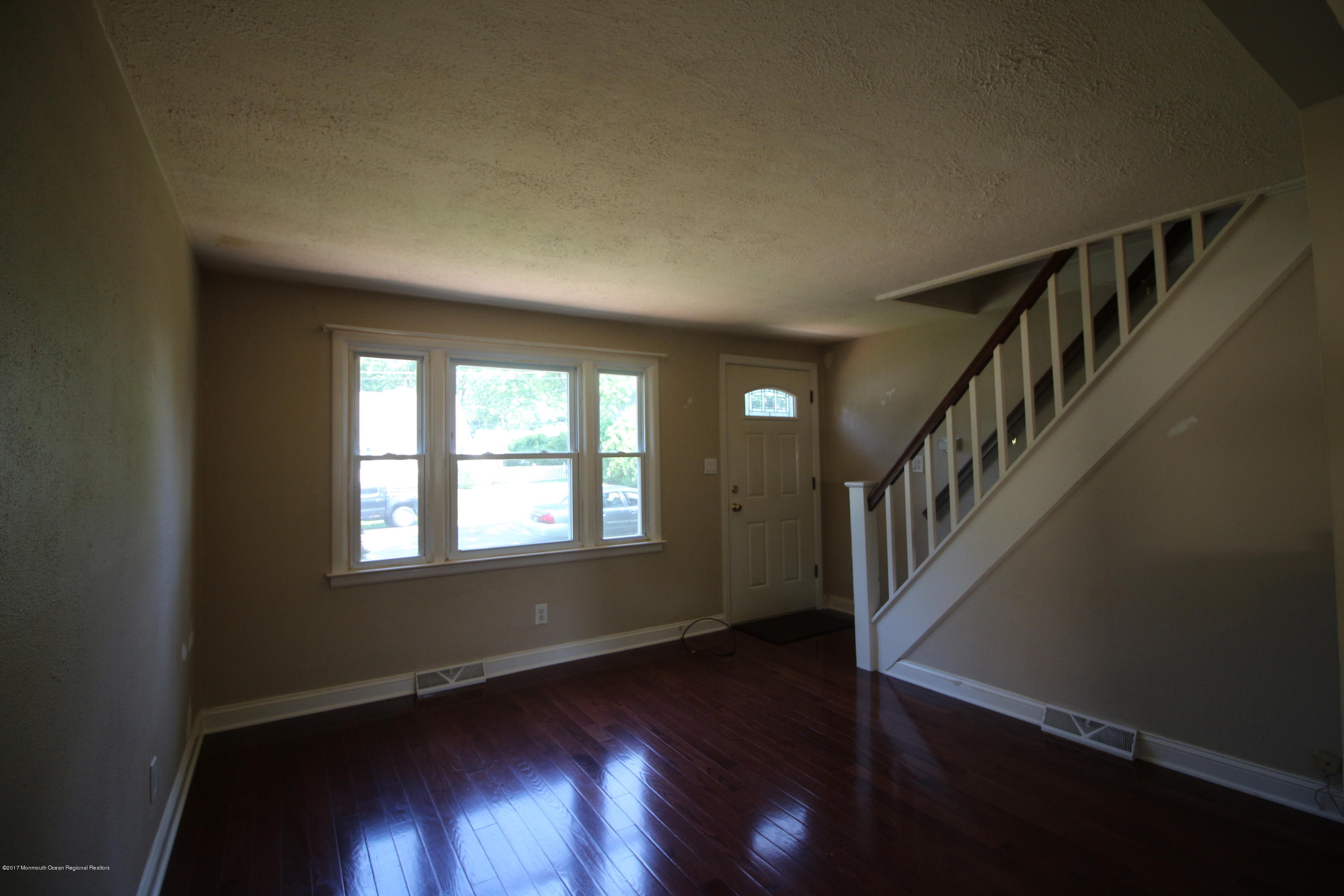 522 Middle Lane Howell, NJ 07731 - Photo 5 of 25 IMG_1933