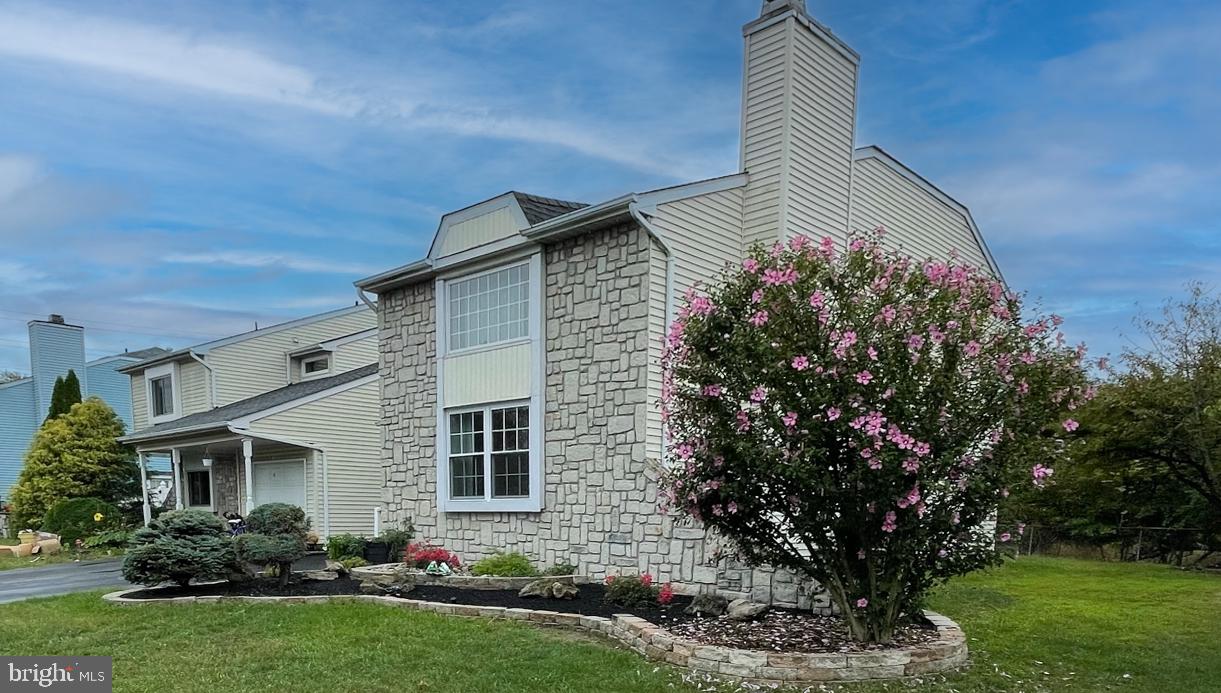 43 Allison Road Hightstown, NJ 08520 - Photo 2 of 33