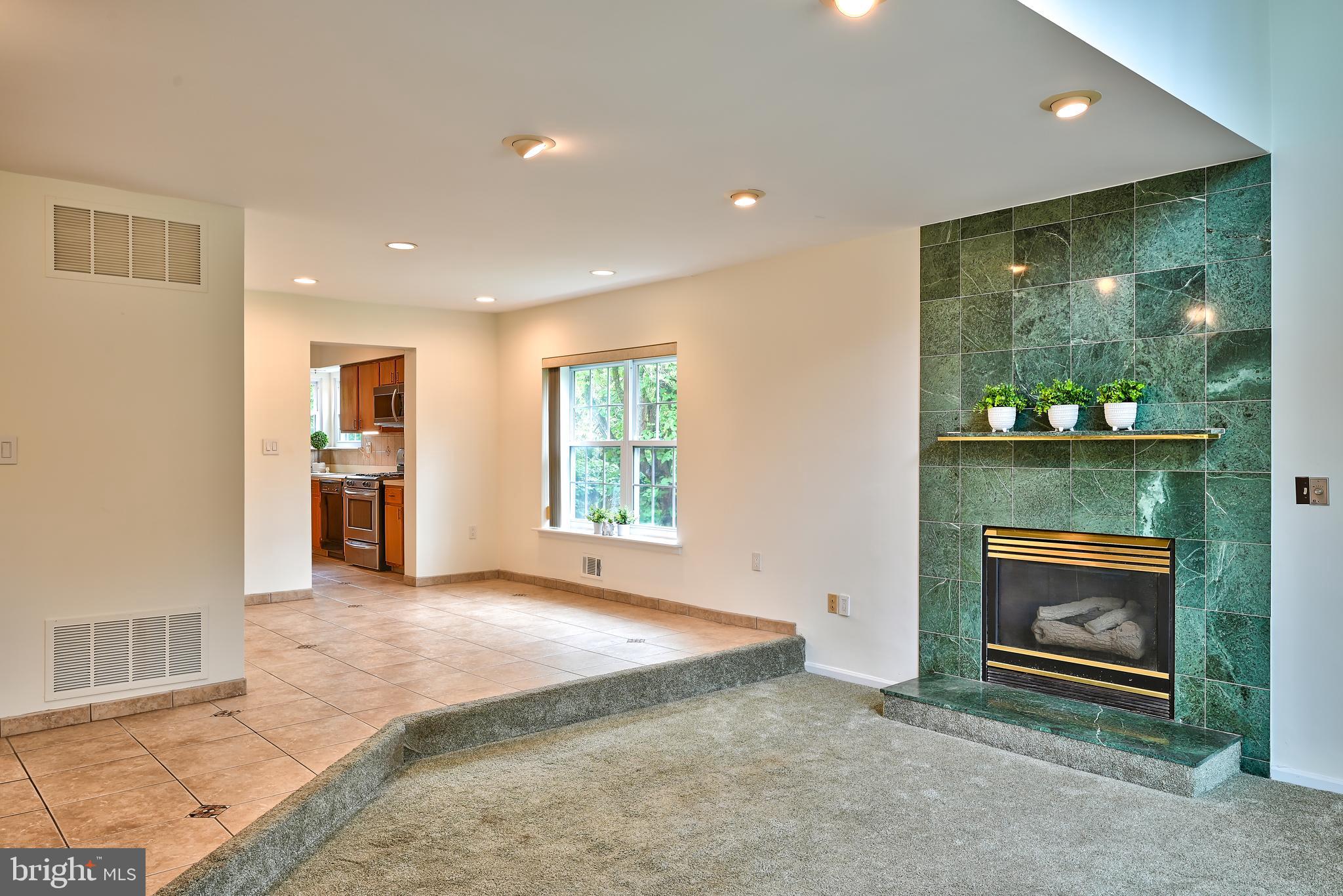 43 Allison Road Hightstown, NJ 08520 - Photo 5 of 33