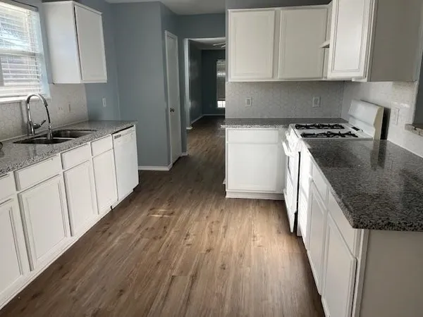 $2,400 | 2063 Greencrest Drive, Missouri City, TX 77489