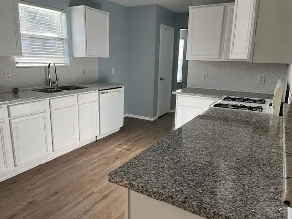 $2,400 | 2063 Greencrest Drive, Missouri City, TX 77489