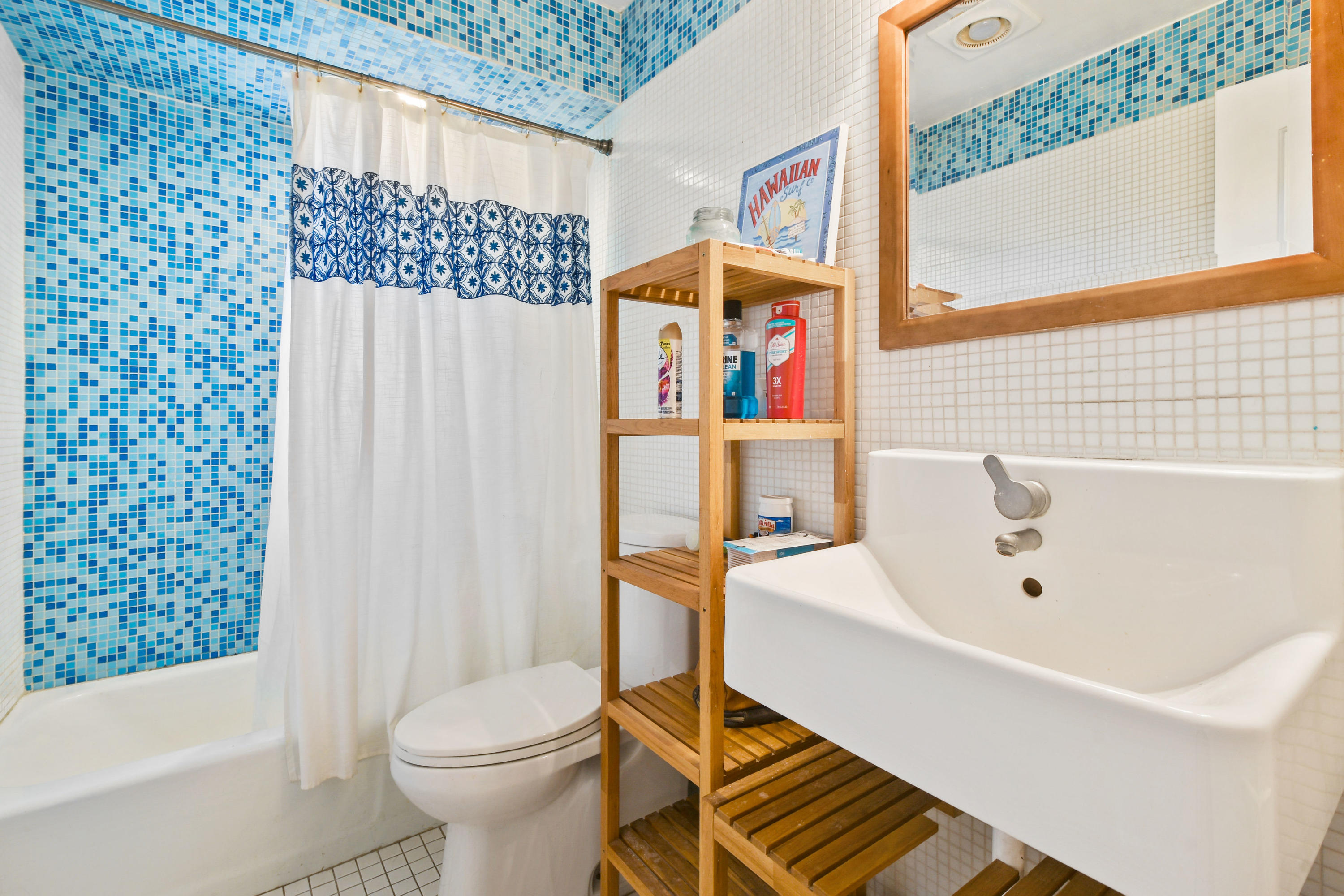 19943 Pinetree Drive Jupiter, FL 33469 - Photo 23 of 42 a bathroom with a sink toilet and shower