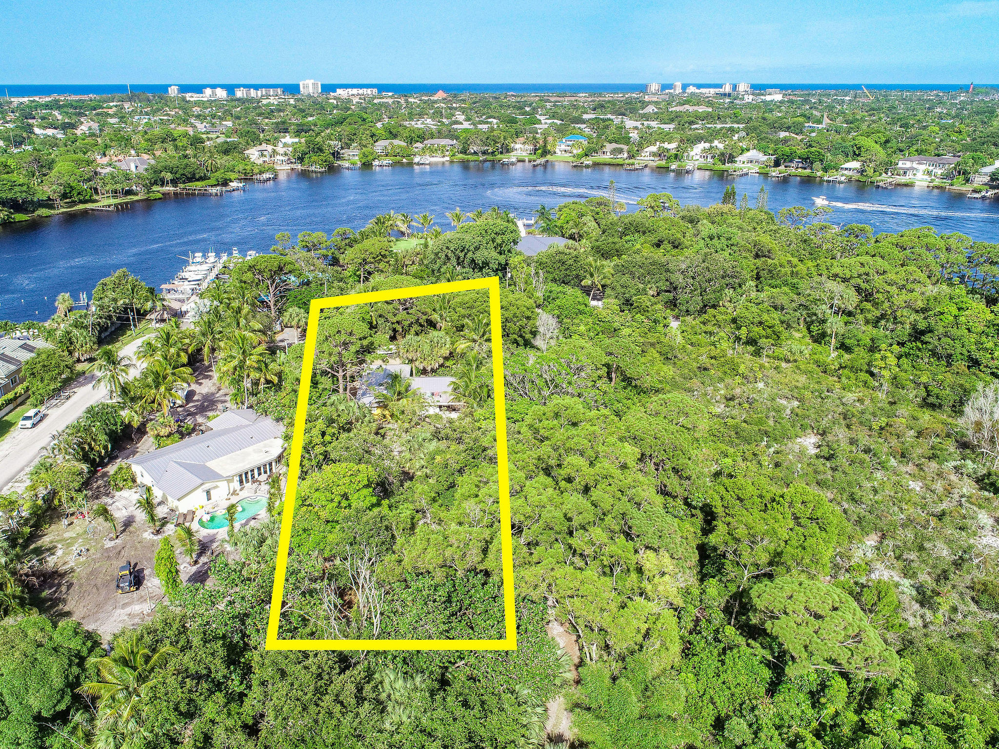 19943 Pinetree Drive Jupiter, FL 33469 - Photo 36 of 42 a view of a city