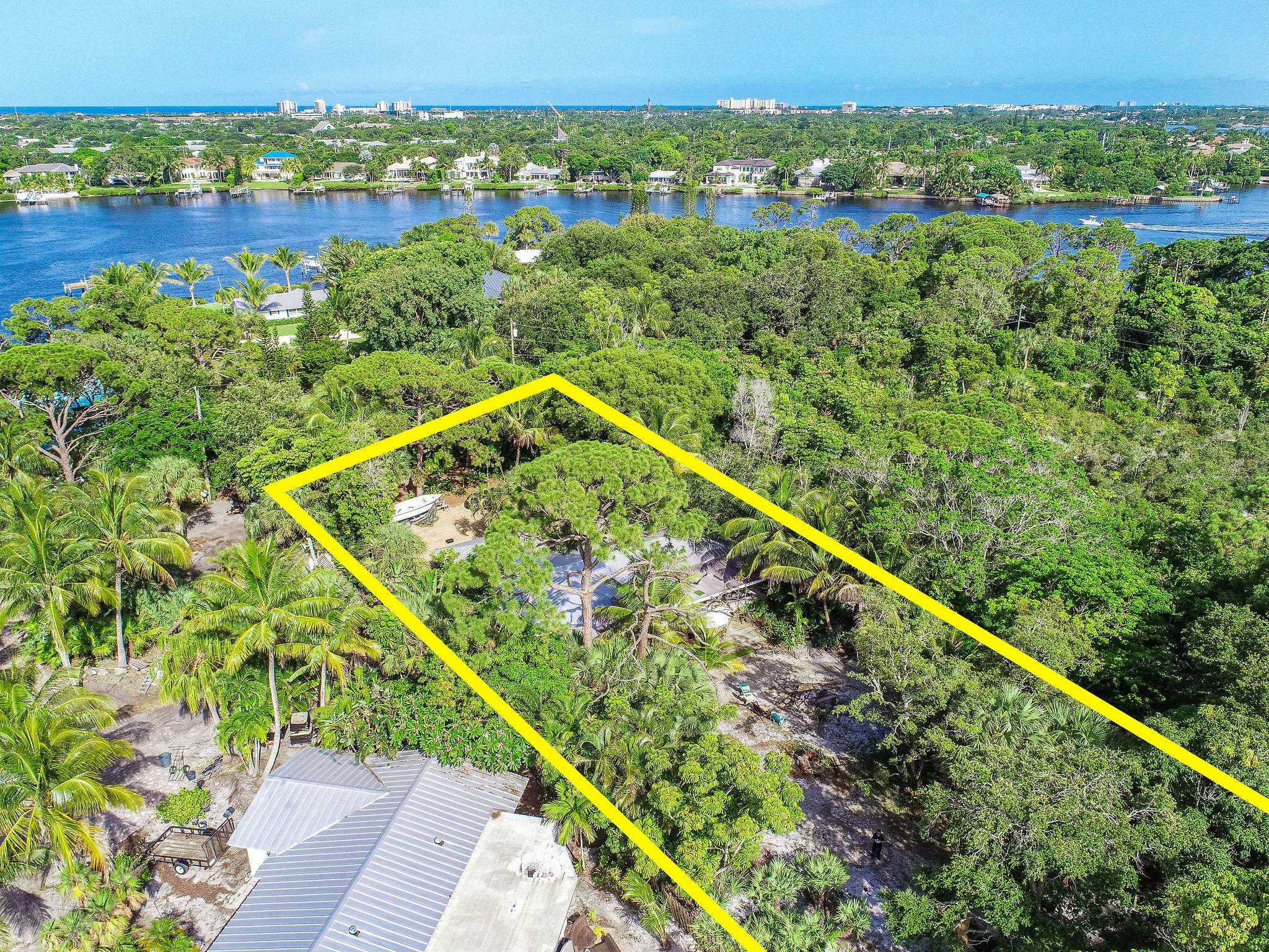 19943 Pinetree Drive Jupiter, FL 33469 - Photo 38 of 42 a view of a city