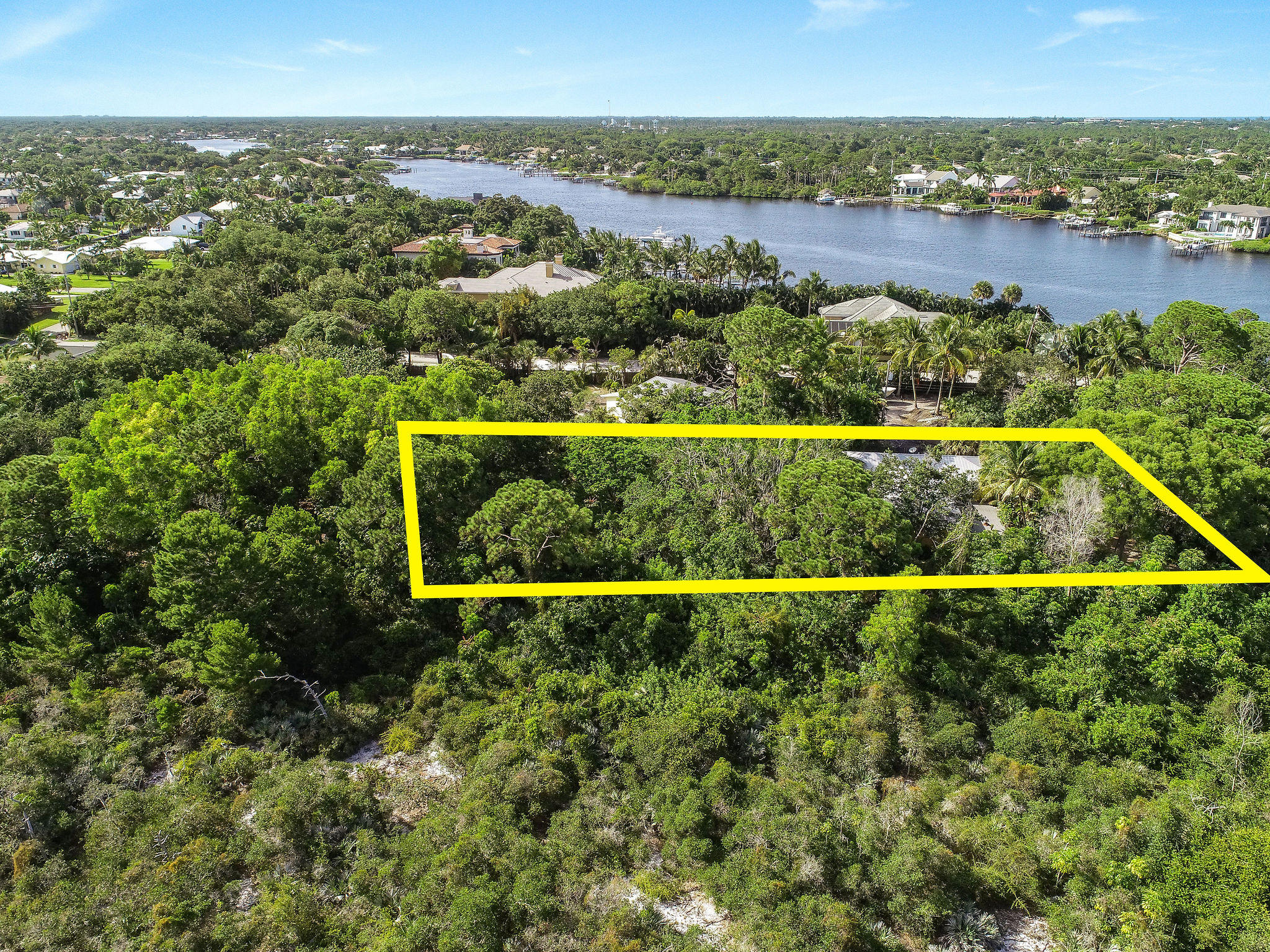 19943 Pinetree Drive Jupiter, FL 33469 - Photo 41 of 42 a view of a city