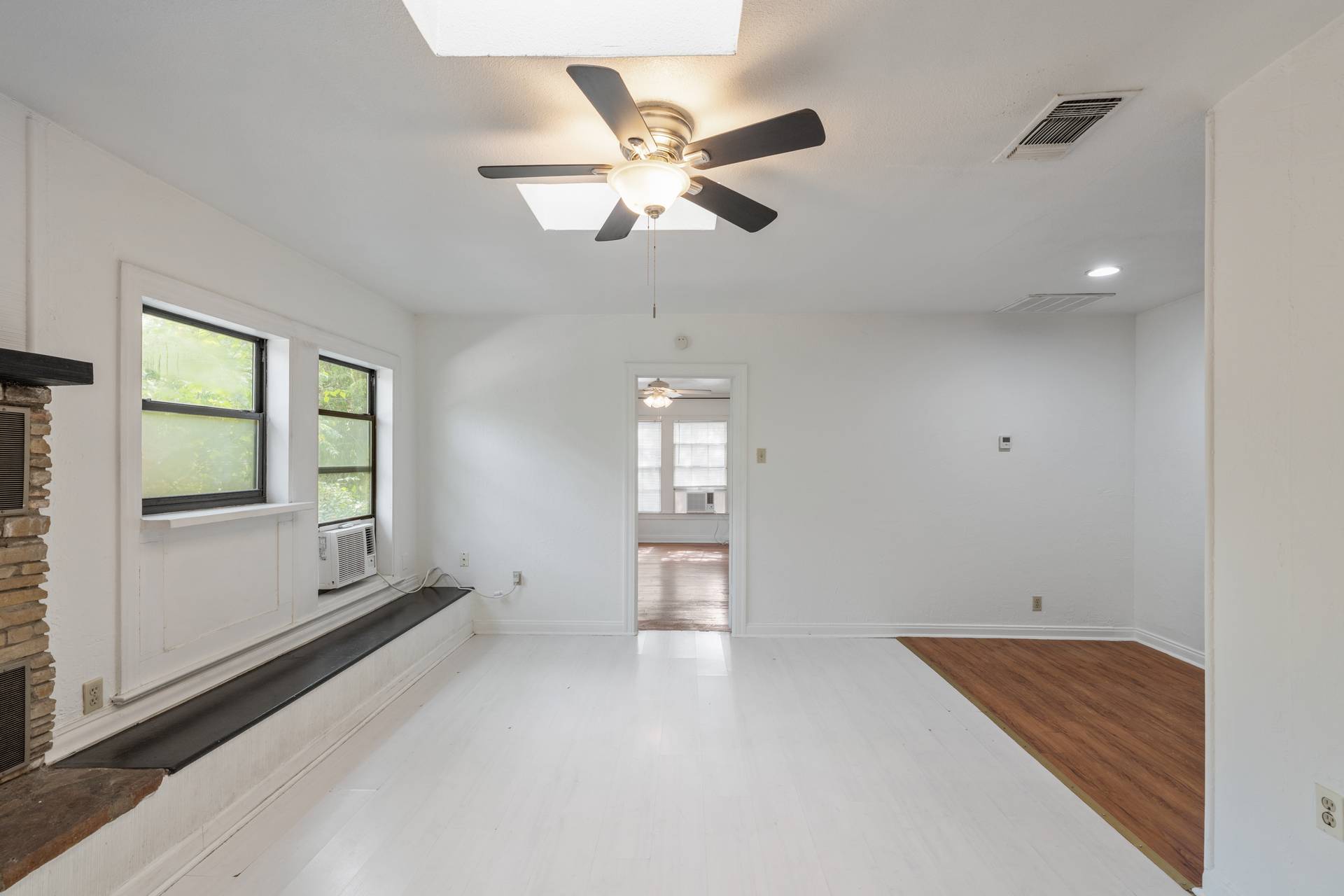406 East Monroe Street, Unit B Austin, TX 78704 - Photo 20 of 35 a view of an empty room with a window