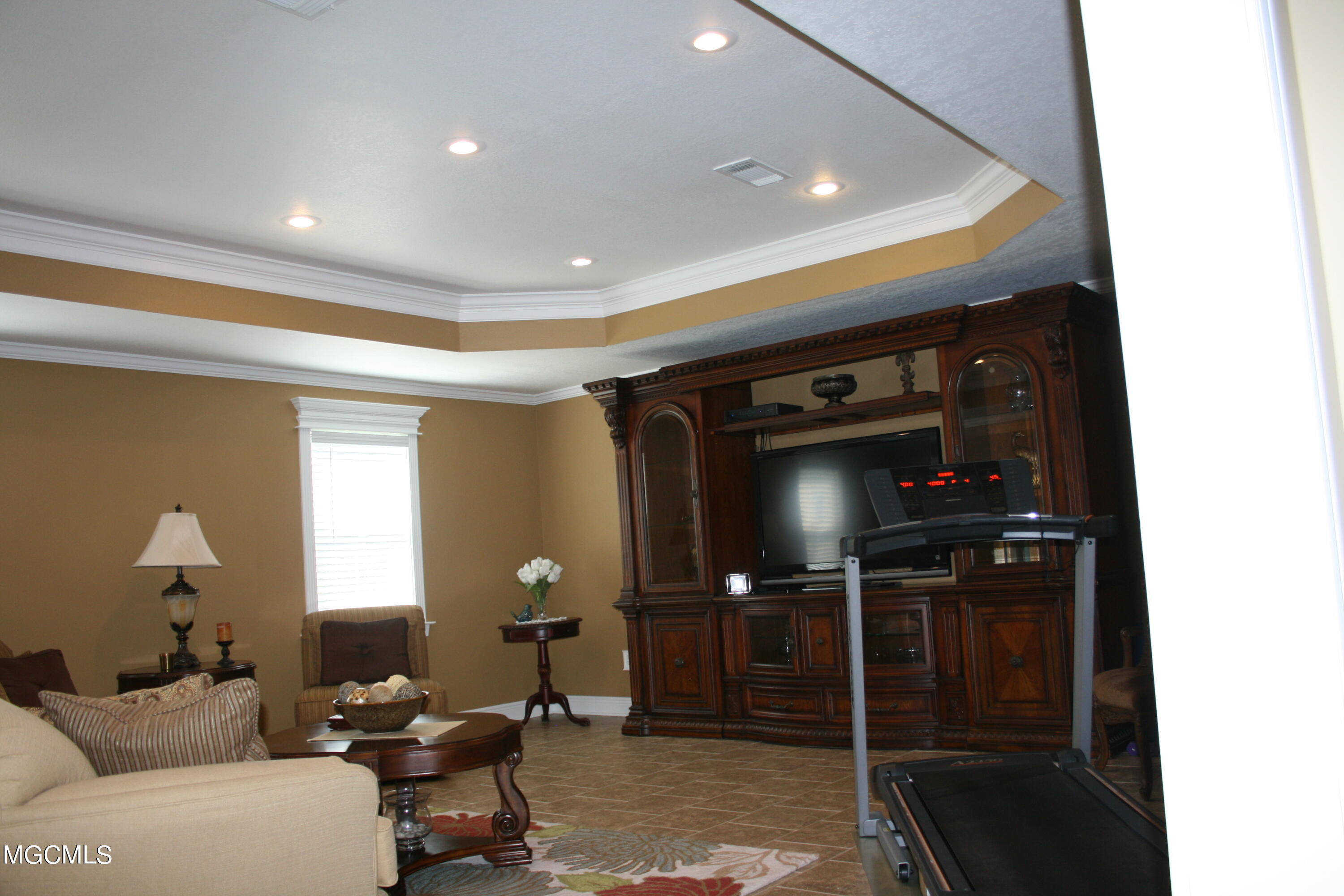 15488 Three Rivers Road Biloxi, MS 39532 - Photo 7 of 18 Living Room