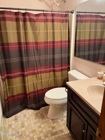 $2,000 | 43 Green Meadow Drive, Clifton Park, NY 12065