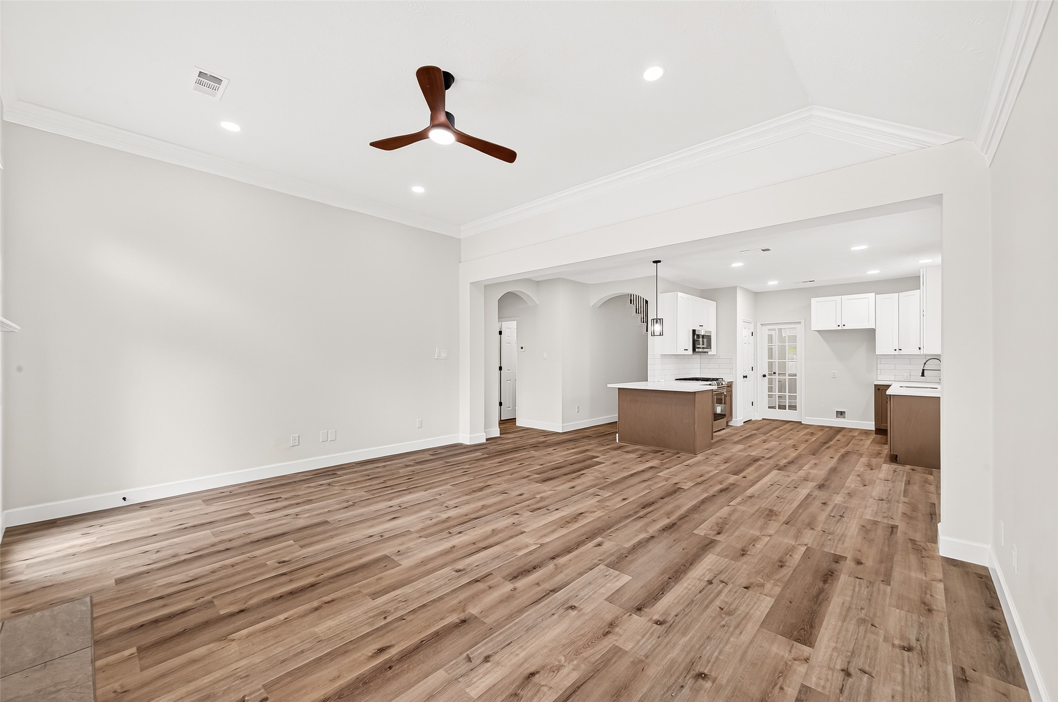 6714 Cleft Stone Drive Houston, TX 77084 - Photo 13 of 49 Living Room facing the Kitchen