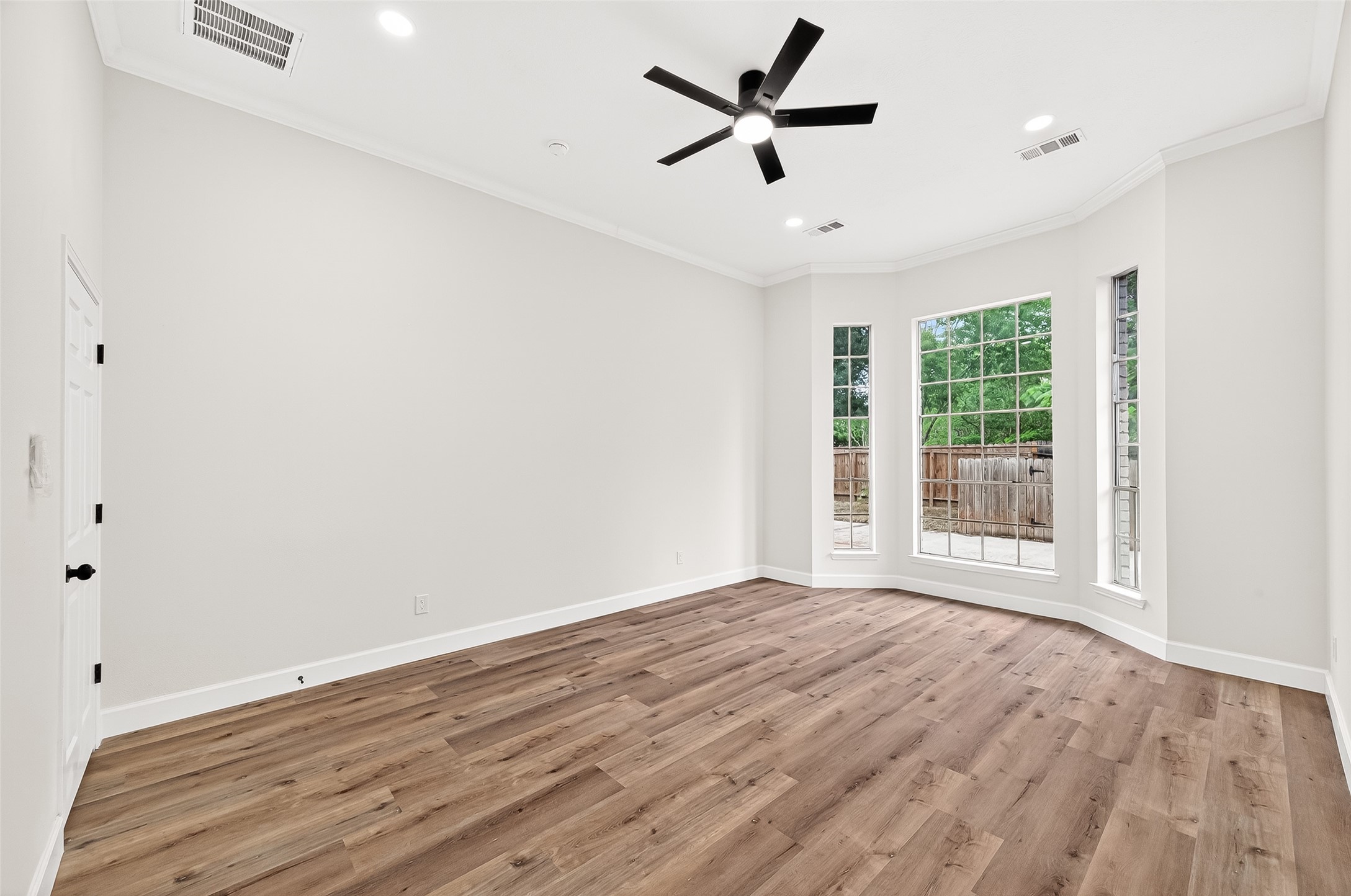 6714 Cleft Stone Drive Houston, TX 77084 - Photo 23 of 49 Primary Bedroom with 96" tall windows.