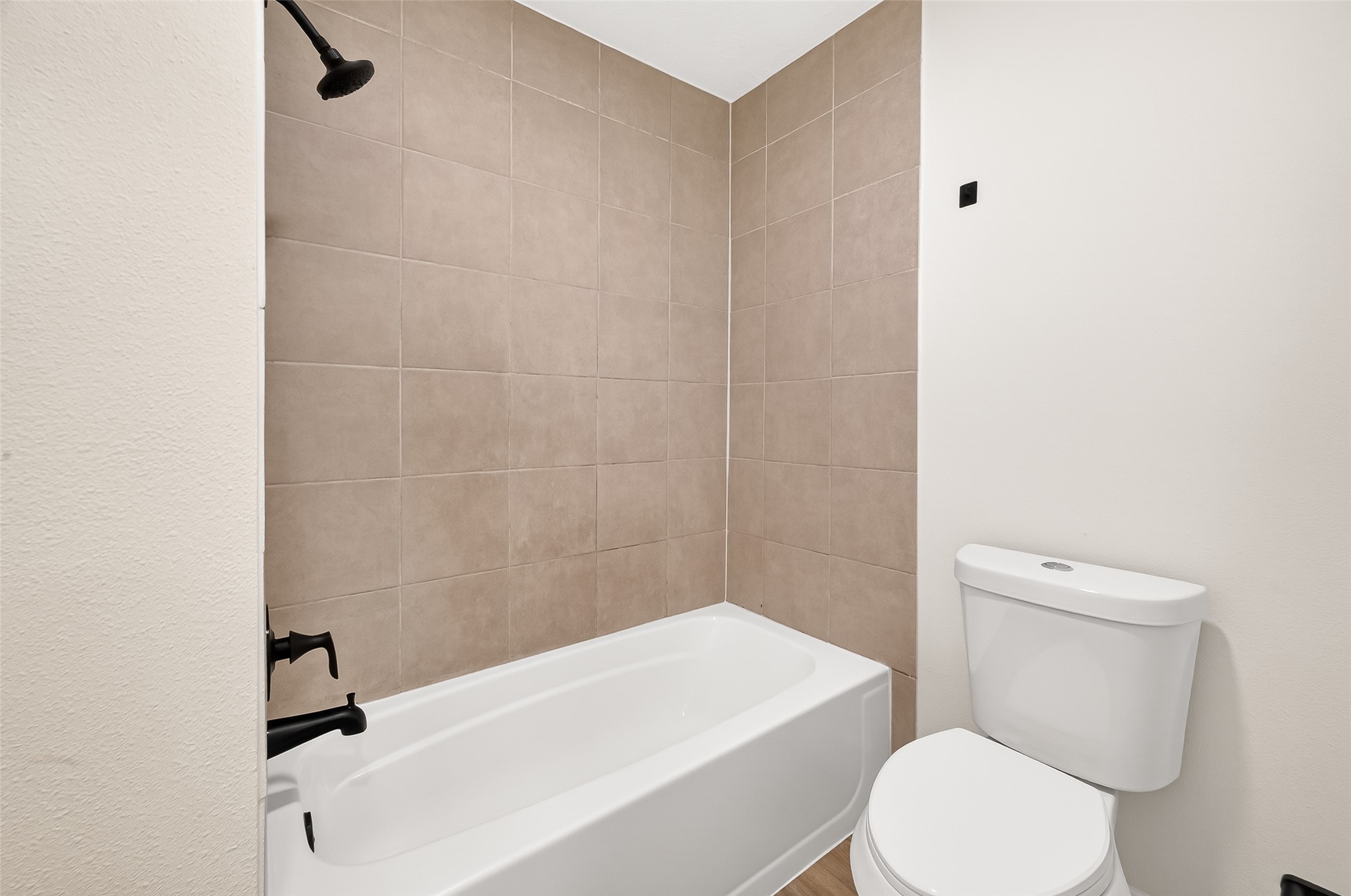 6714 Cleft Stone Drive Houston, TX 77084 - Photo 32 of 49 2nd Bathroom