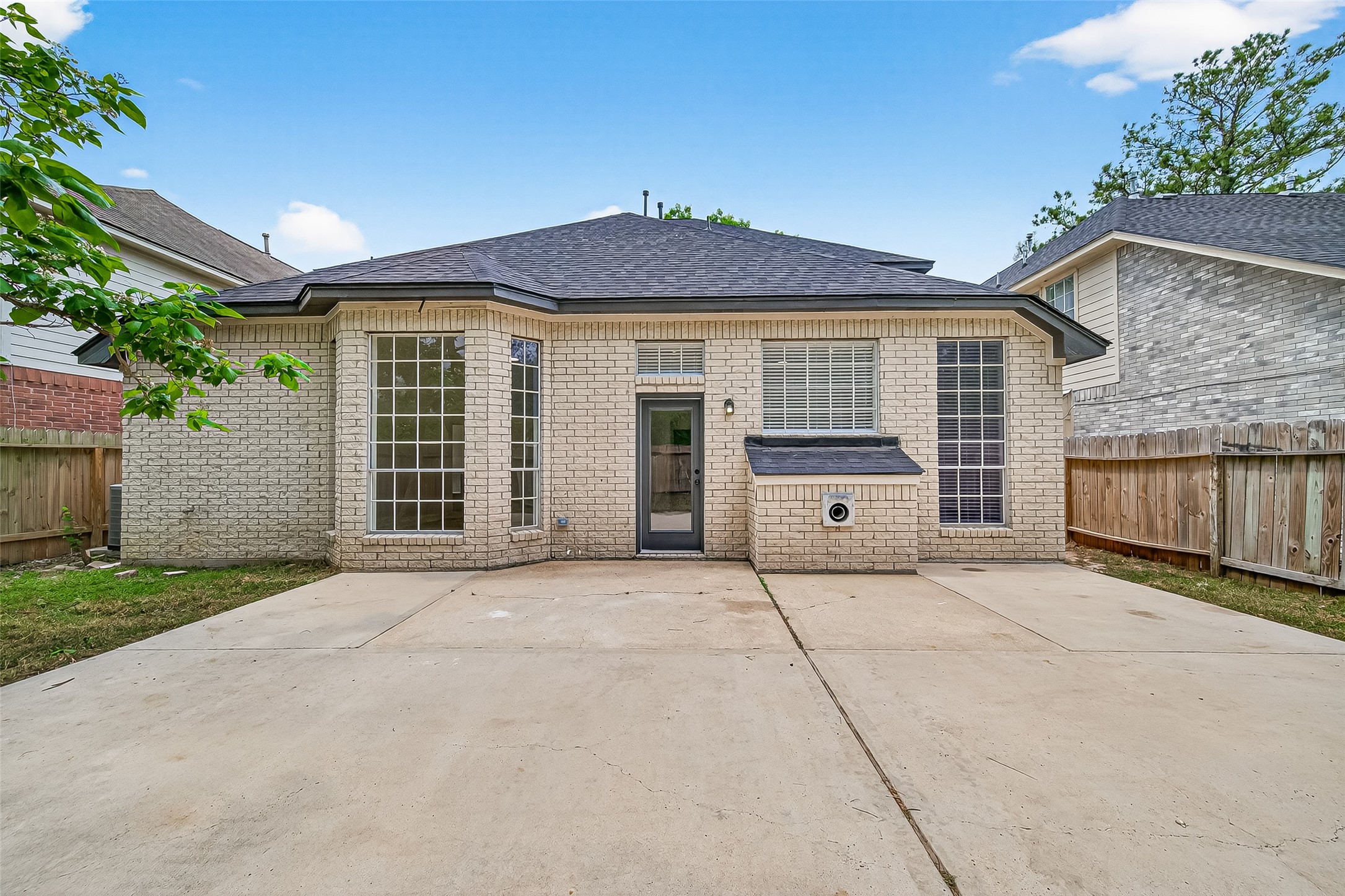 6714 Cleft Stone Drive Houston, TX 77084 - Photo 40 of 49 front view of a house with a yard