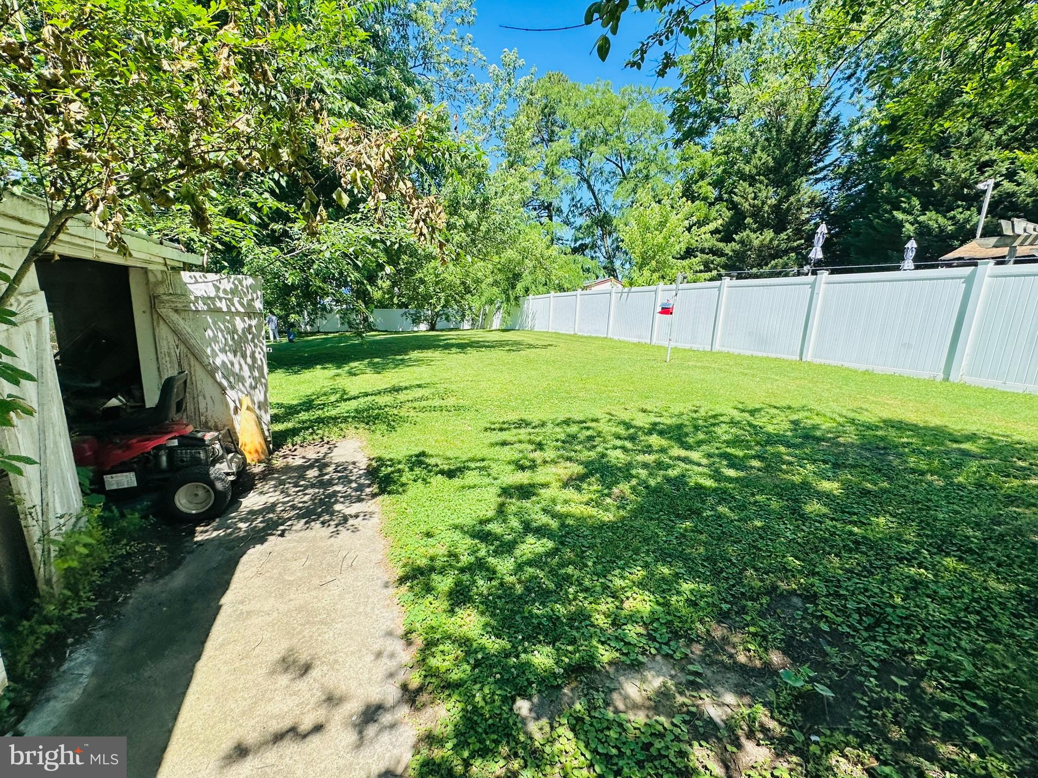 8608 Oak Road Baltimore, MD 21219 - Photo 26 of 37