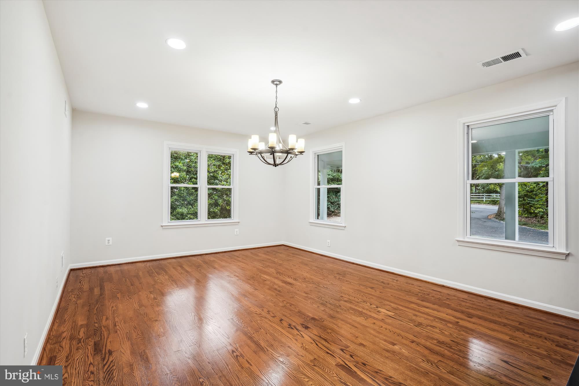 630 Springvale Road Great Falls, VA 22066 - Photo 18 of 70 Dining room