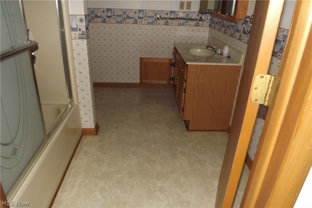 6445 State Road Cleveland, OH 44134 - Photo 15 of 20