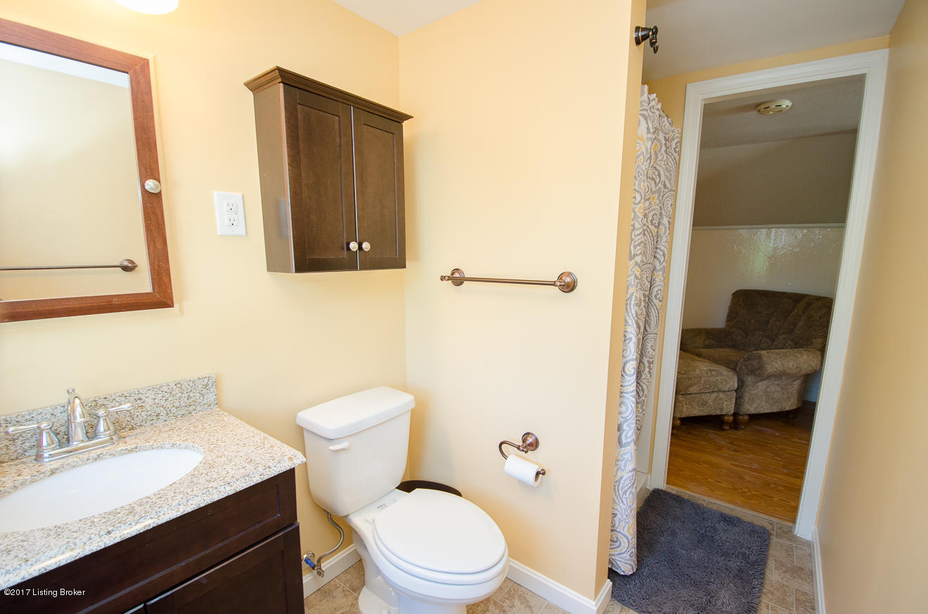 4007 Winchester Road Louisville, KY 40207 - Photo 25 of 35 Full Bath