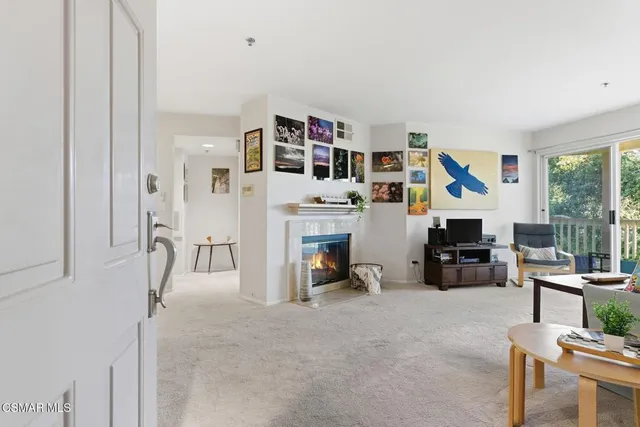 $399,999 | 5744 Oak Bend Lane, Unit 208, Oak Park, CA 91377